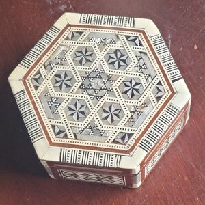 Beautiful Hexagonal Mother of Pearl Jewelry Box Jewelry not included